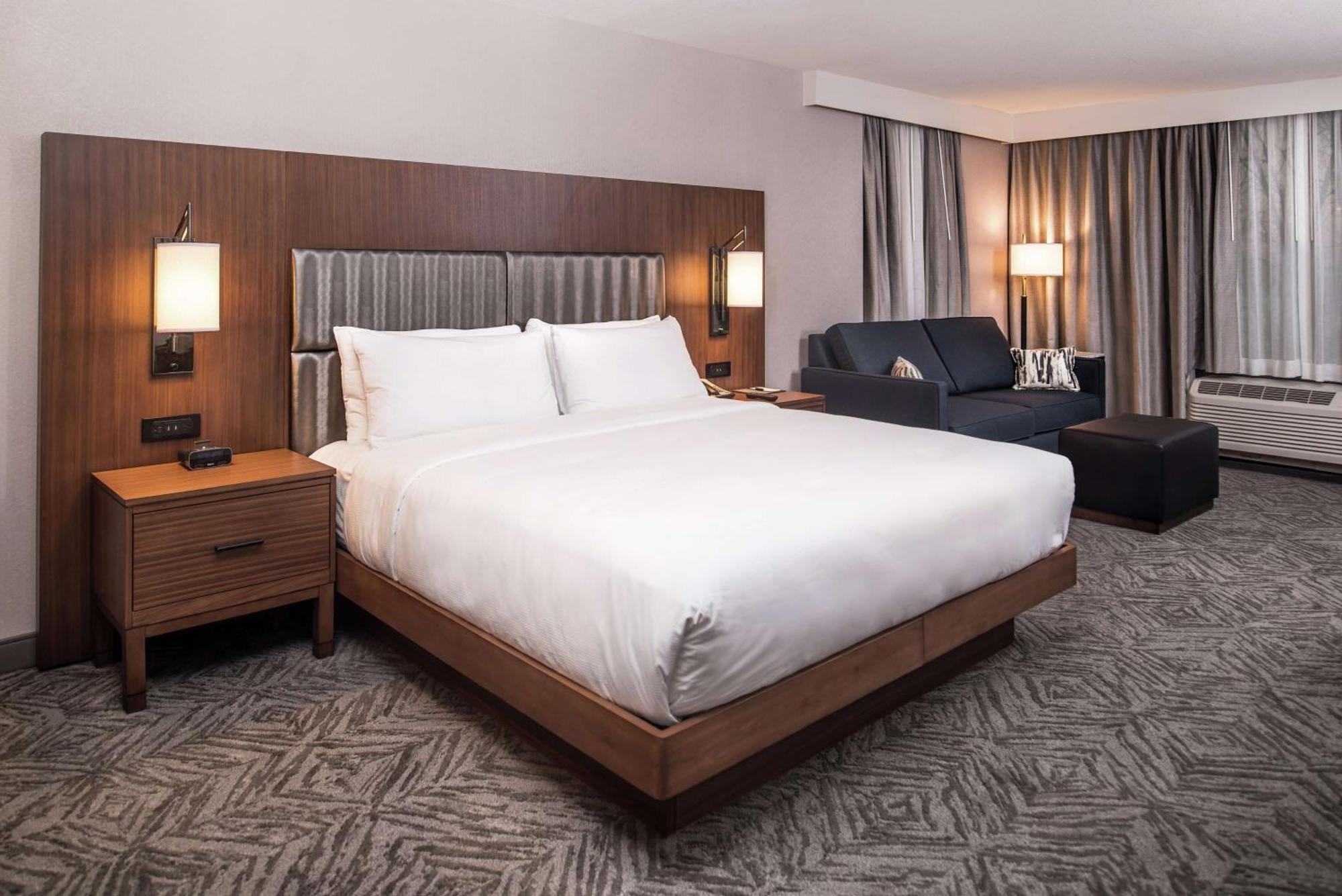 Готель Doubletree By Hilton Lafayette East Екстер'єр фото